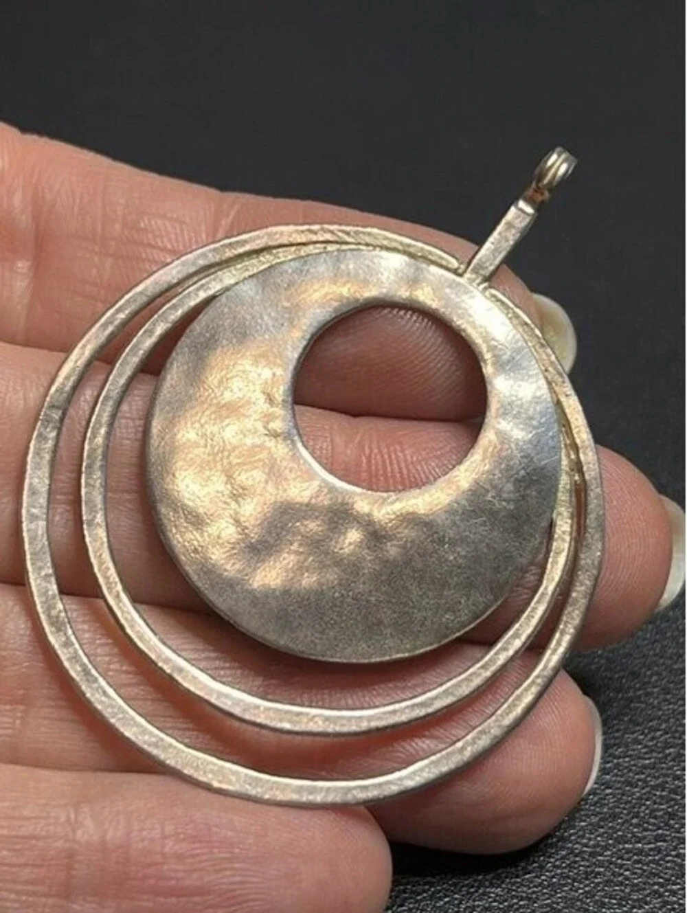B6605 SILPADA Sterling Full Circle Hammered Perspectiva Pendant 8.2g